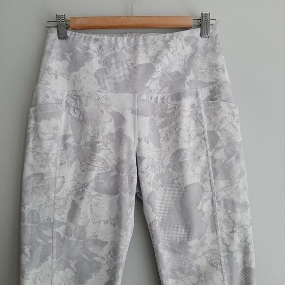 RBX Active Crop Capri Athletic Leggings Abstract Print Grey White Pockets Sz M - Picture 3 of 15